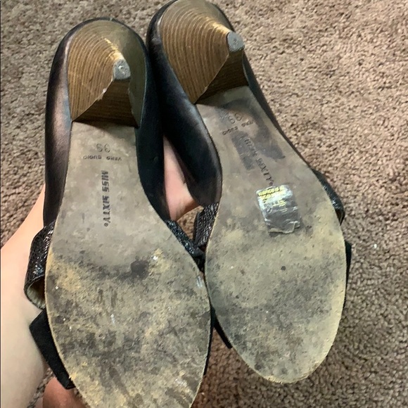 Shoes - Picture 3 of 4